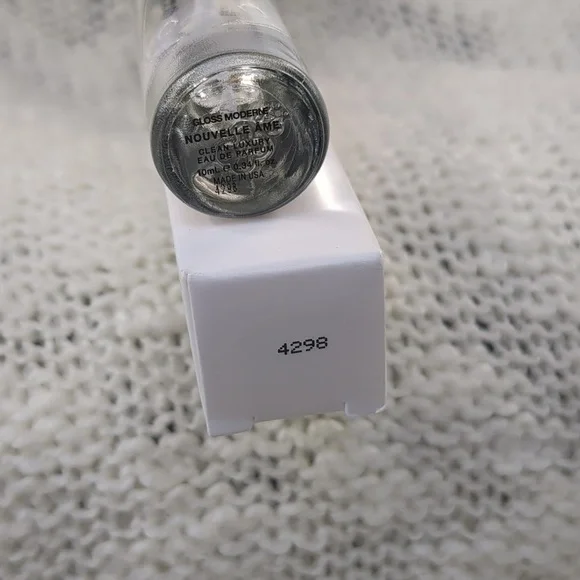 GLOSS MODERNE Nouvelle Ame Travel Spray, 10ml/0.34fl oz - Picture 7 of 10